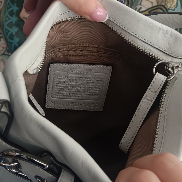 Coach Cream Shoulder Bag - Picture 7 of 9